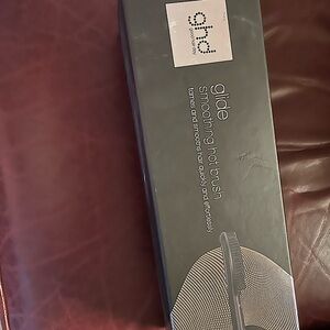 Ghd GLIDE SMOOTHING HOT BRUSH with Ceramic Heaters Blow Dryer Straightener NEW